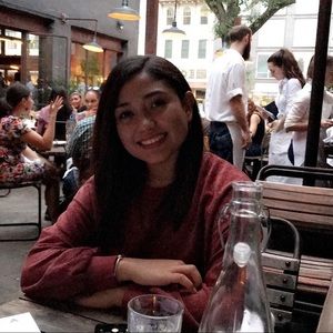 Meet your Posher, Yessica